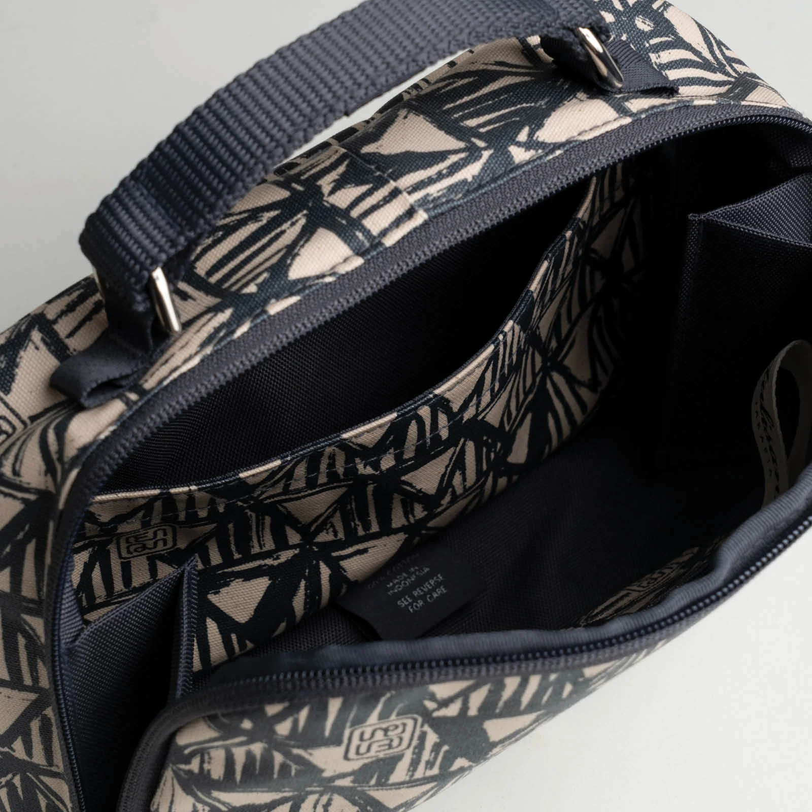 Alih - Avenue Bag - Image 3
