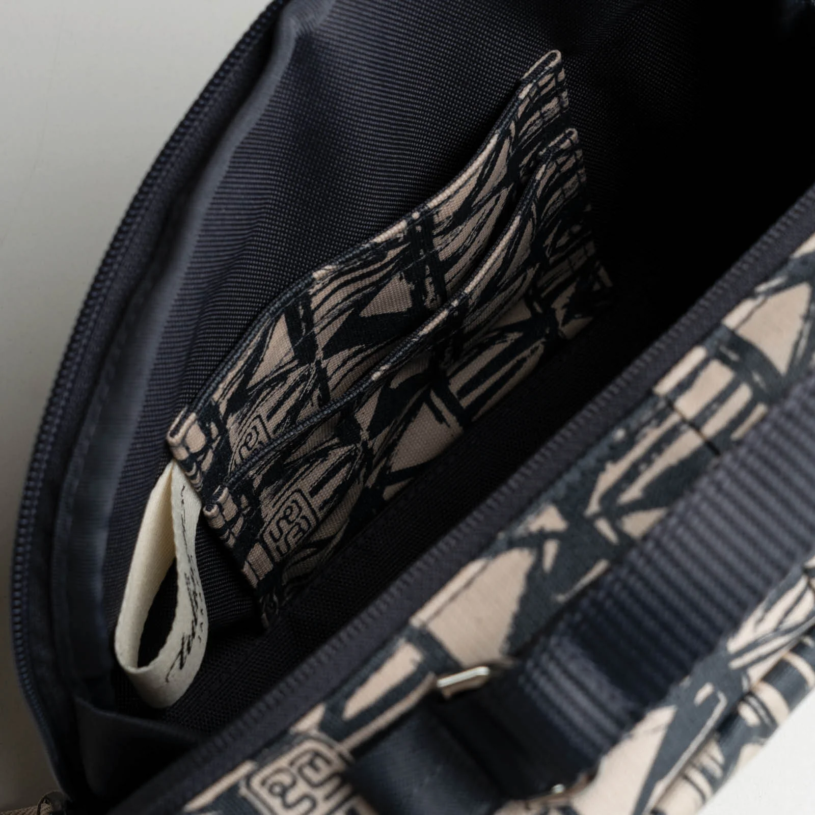 Alih - Avenue Bag - Image 4