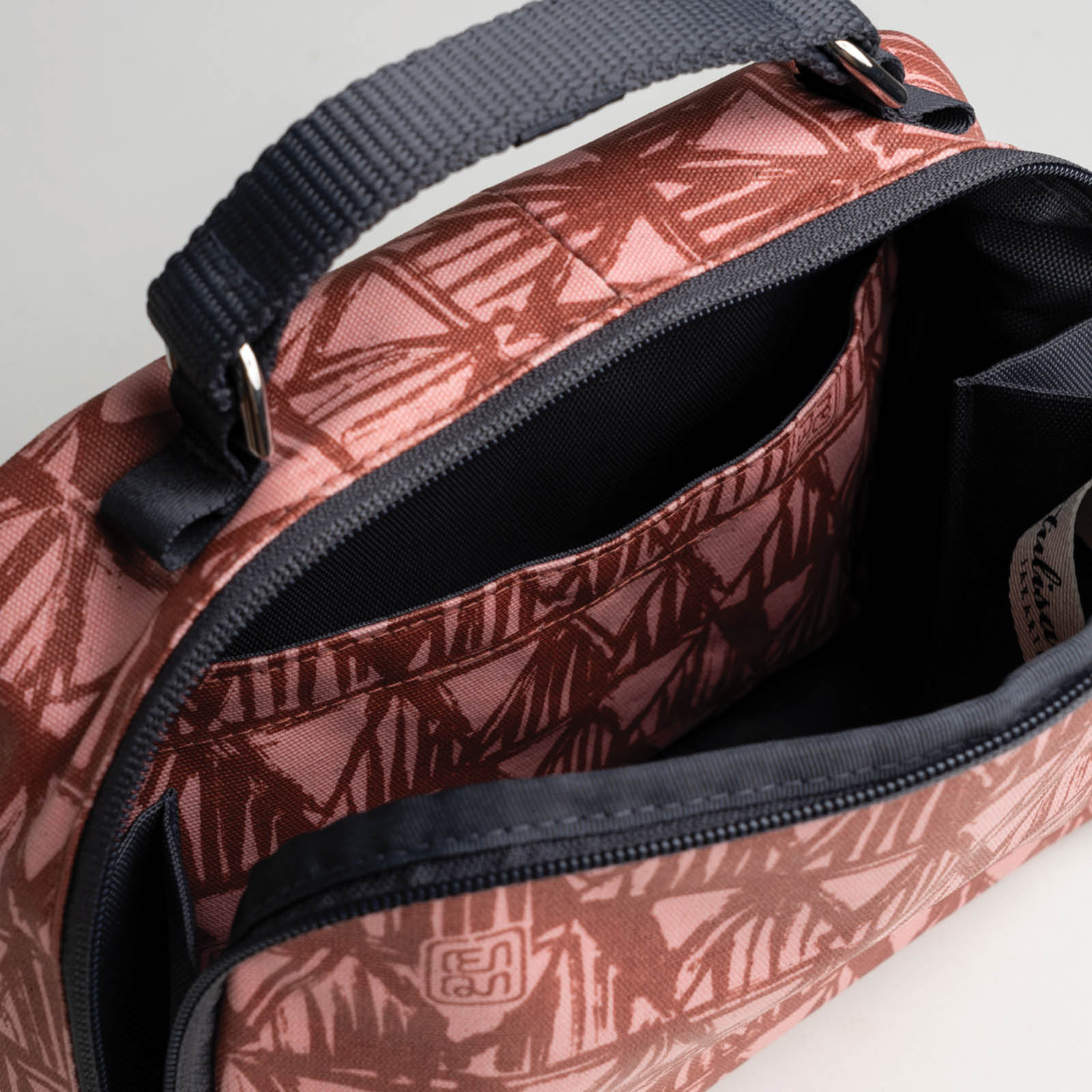 Alih - Avenue Bag - Image 8
