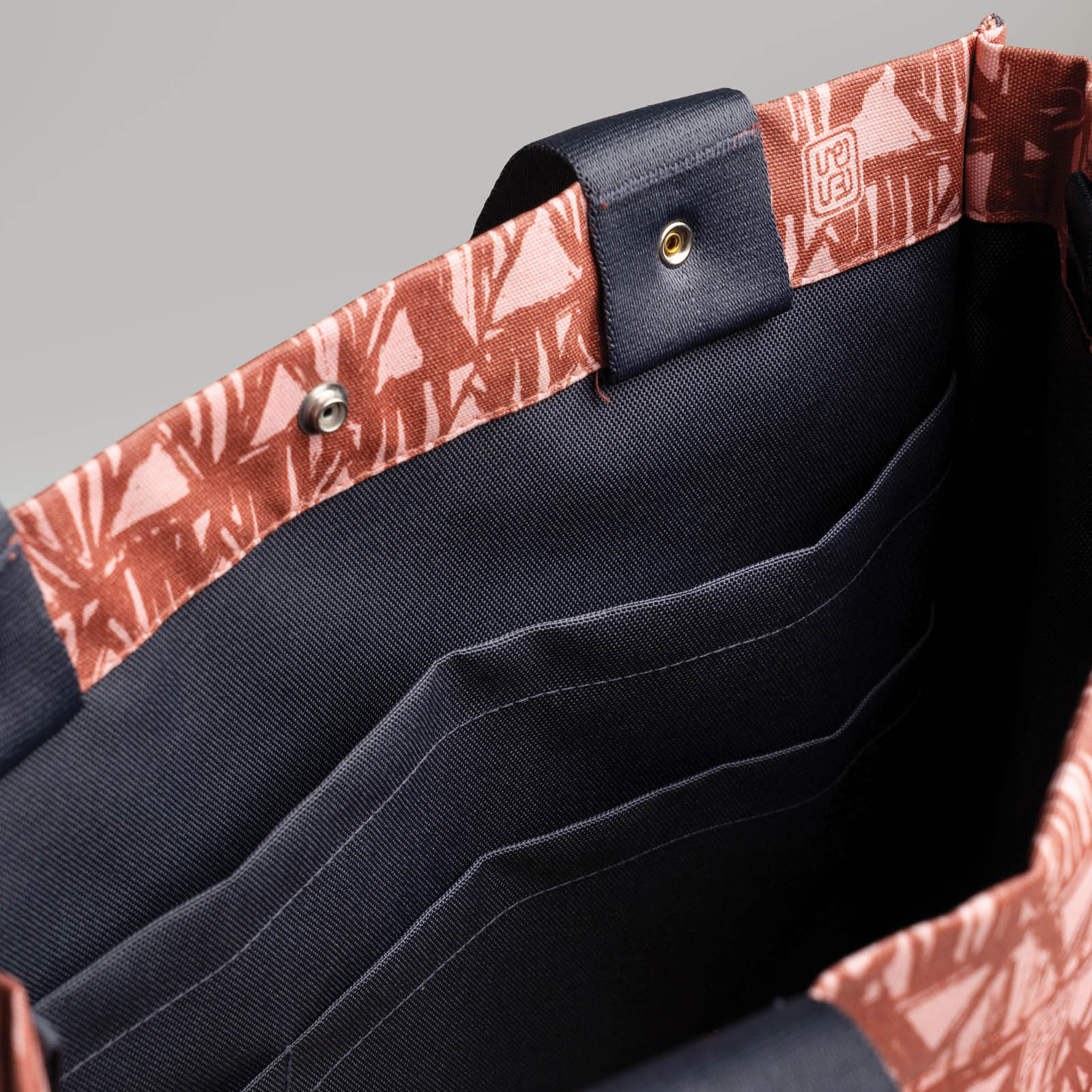 Alih - Curator Tote - Image 3