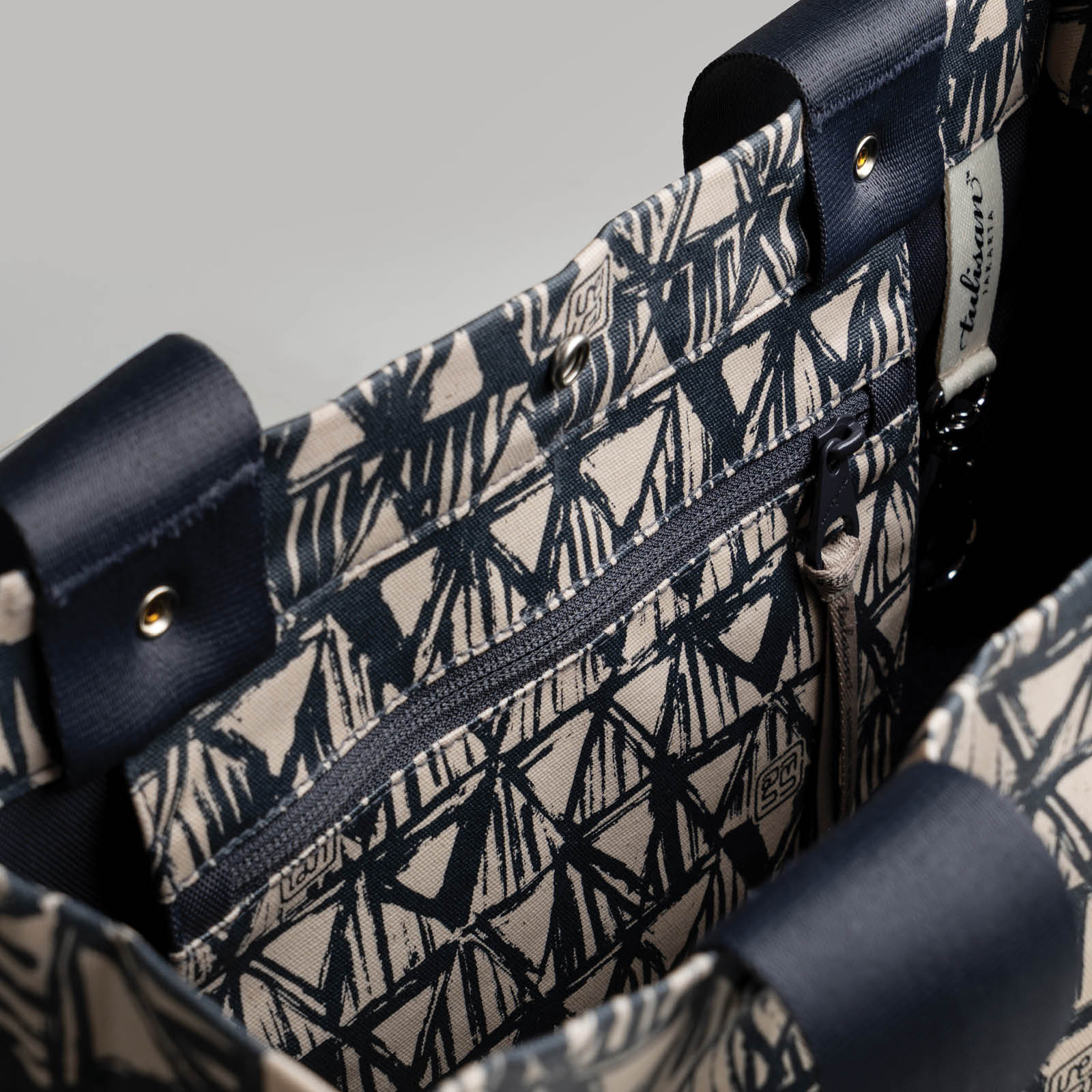 Alih - Curator Tote - Image 8