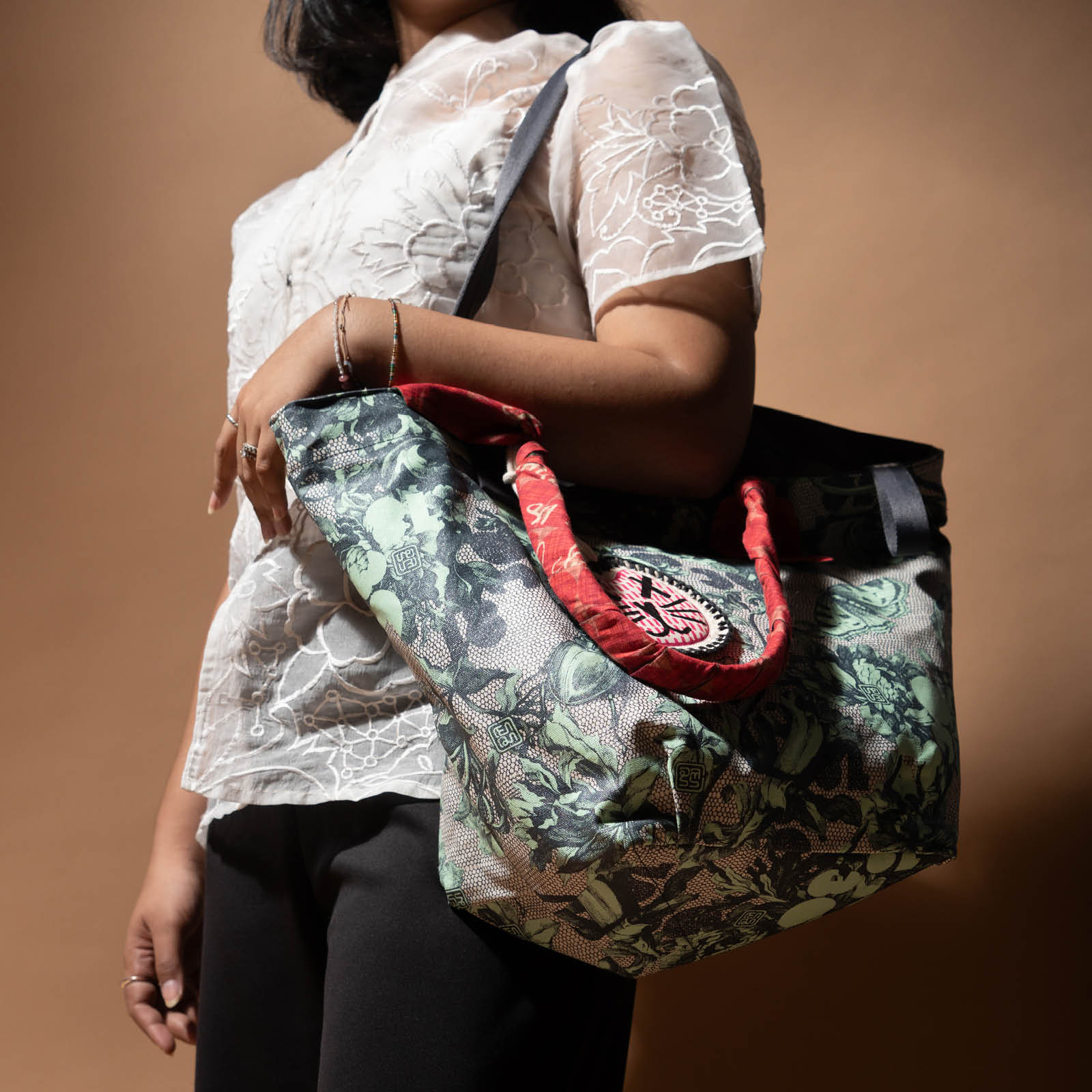 Botani Lace - City Tote - Image 6