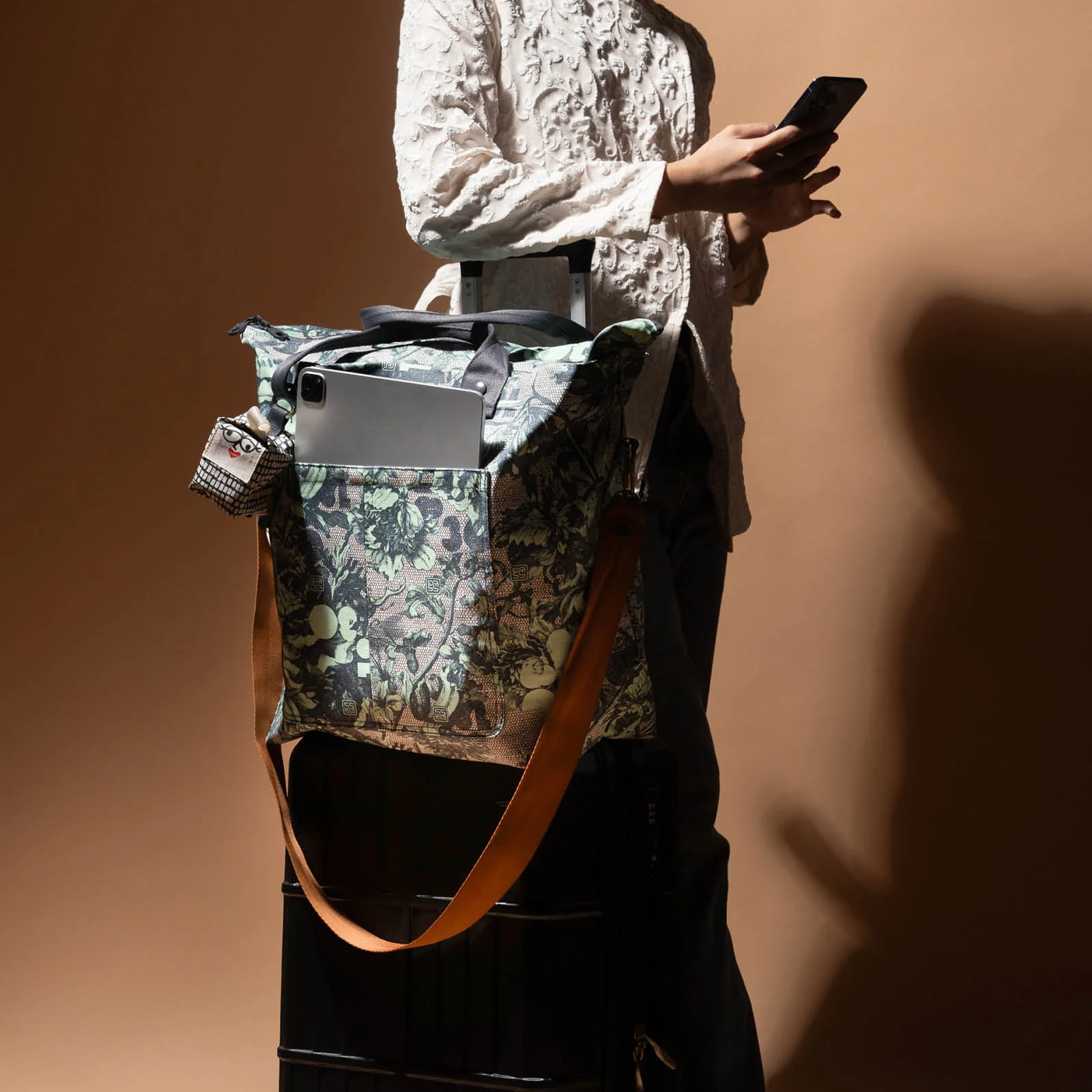 Botani Lace - Weekend Bag - Image 5