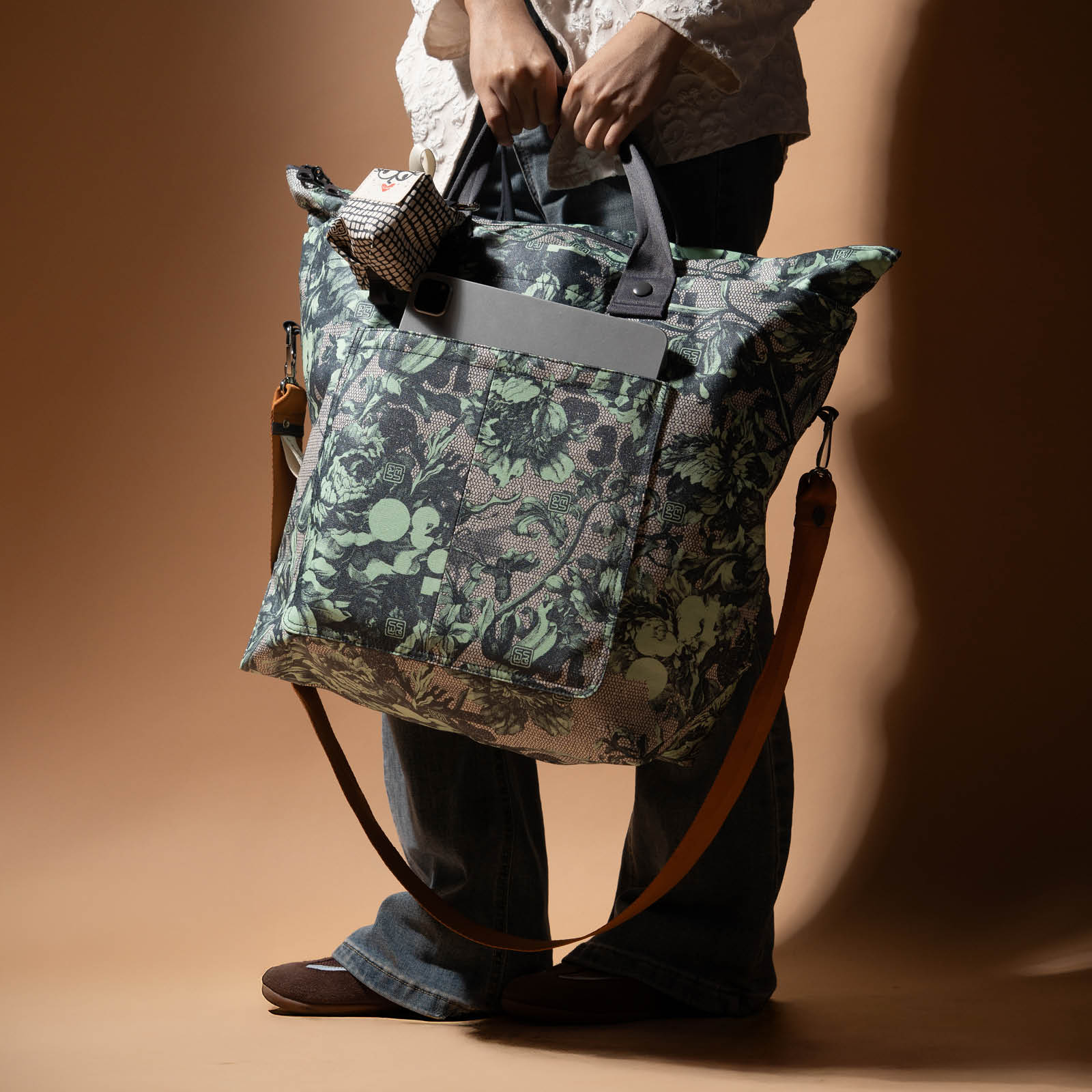 Botani Lace - Weekend Bag - Image 6