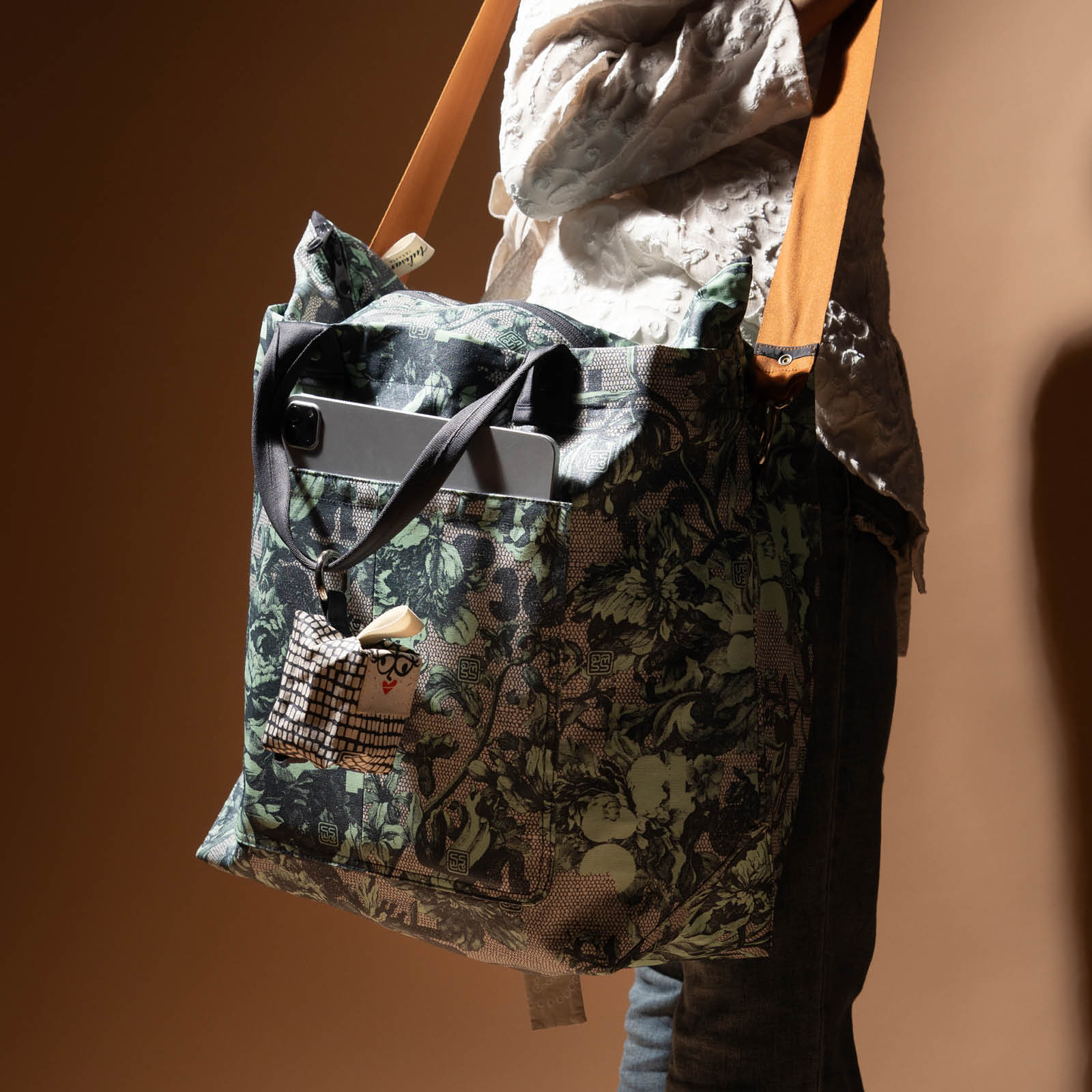 Botani Lace - Weekend Bag - Image 7