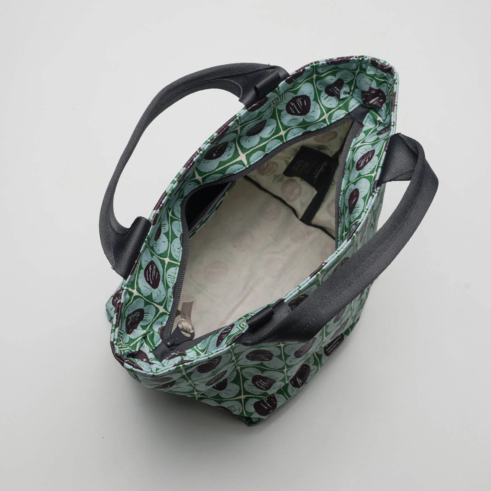 Bungaku - Cosmopolitan Tote - Image 3