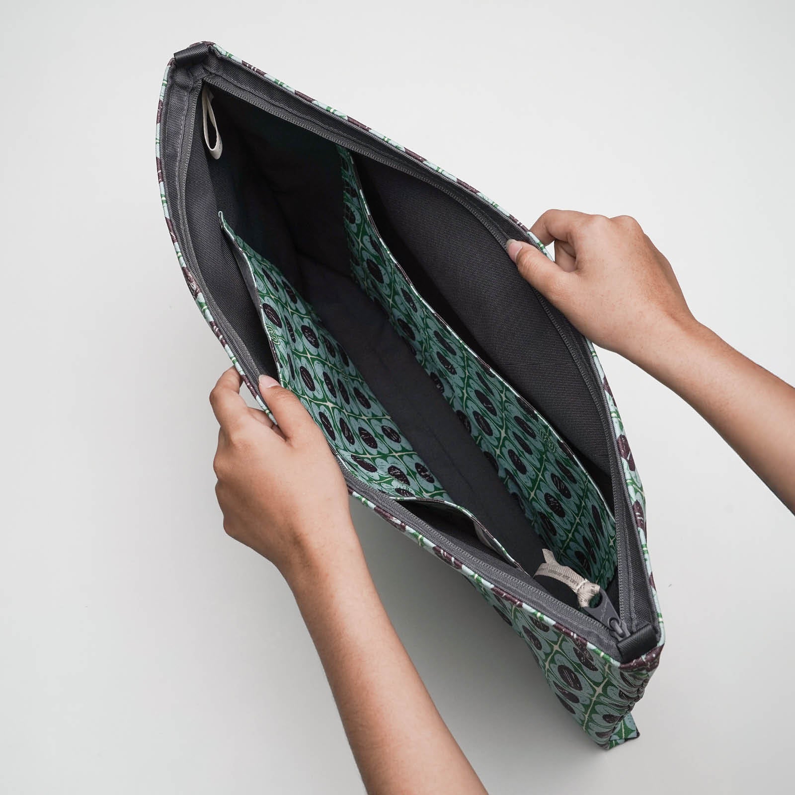 Bungaku - Large Keynote Purse - Image 2