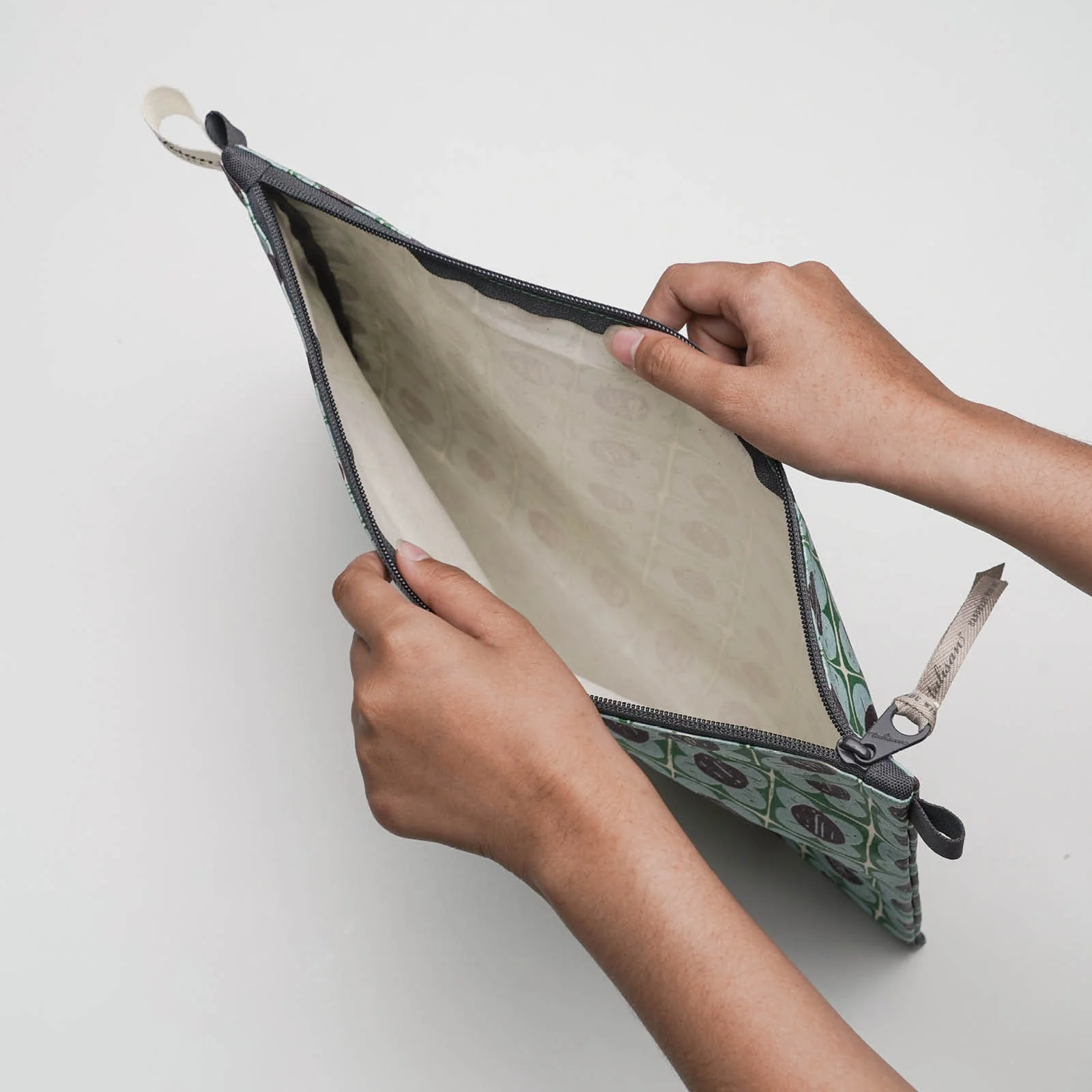 Bungaku - Large Pouch - Image 5