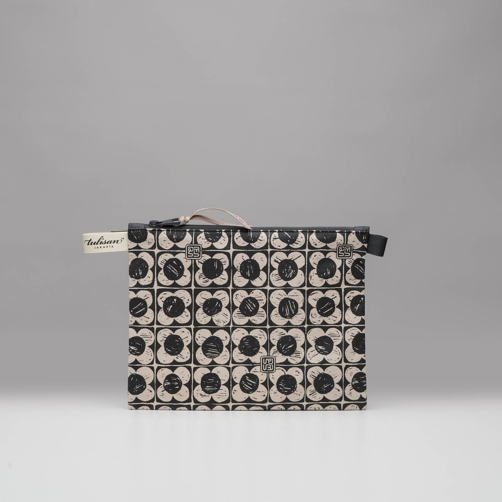 Bungaku - Medium Pouch - Image 4