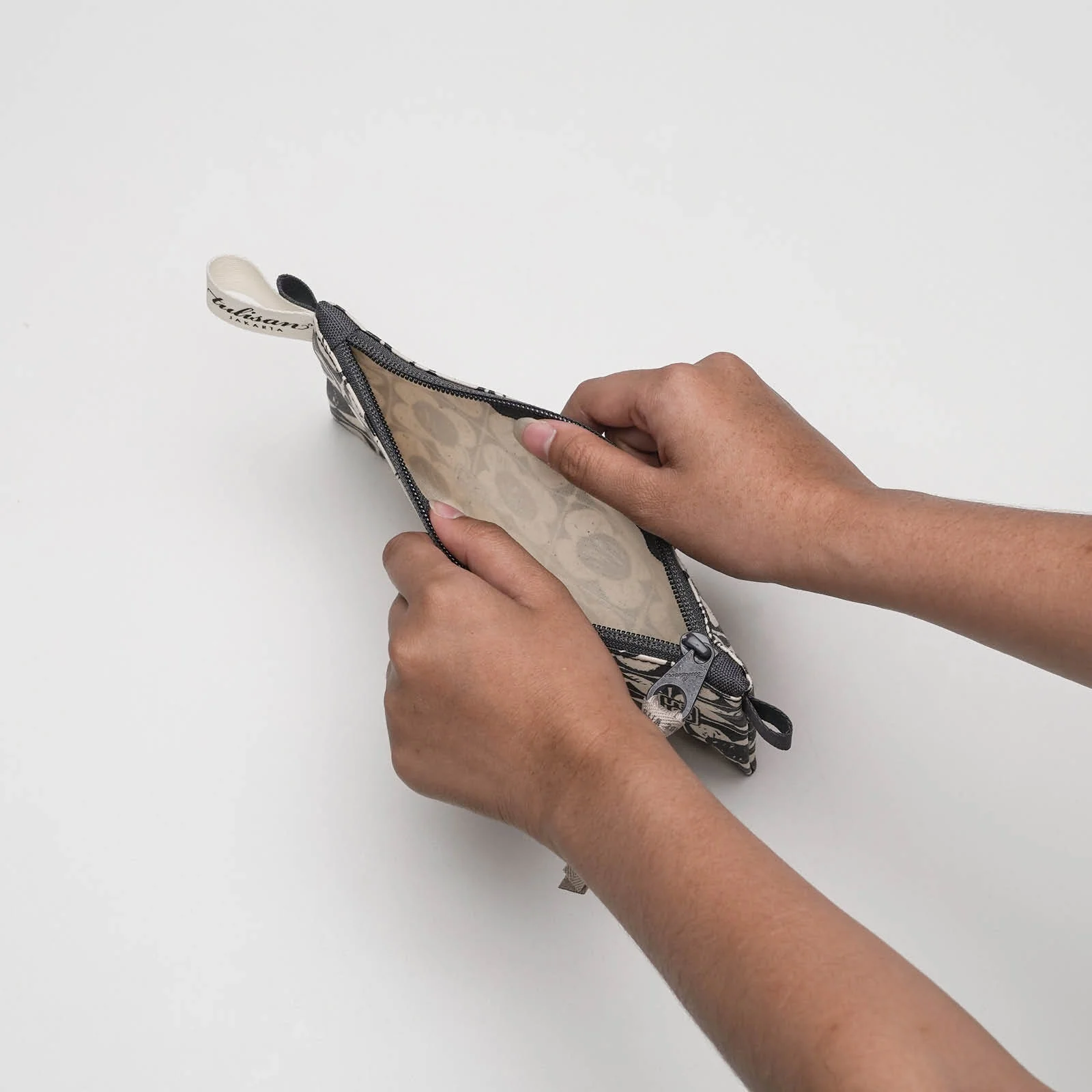 Bungaku - Petite Pouch - Image 5