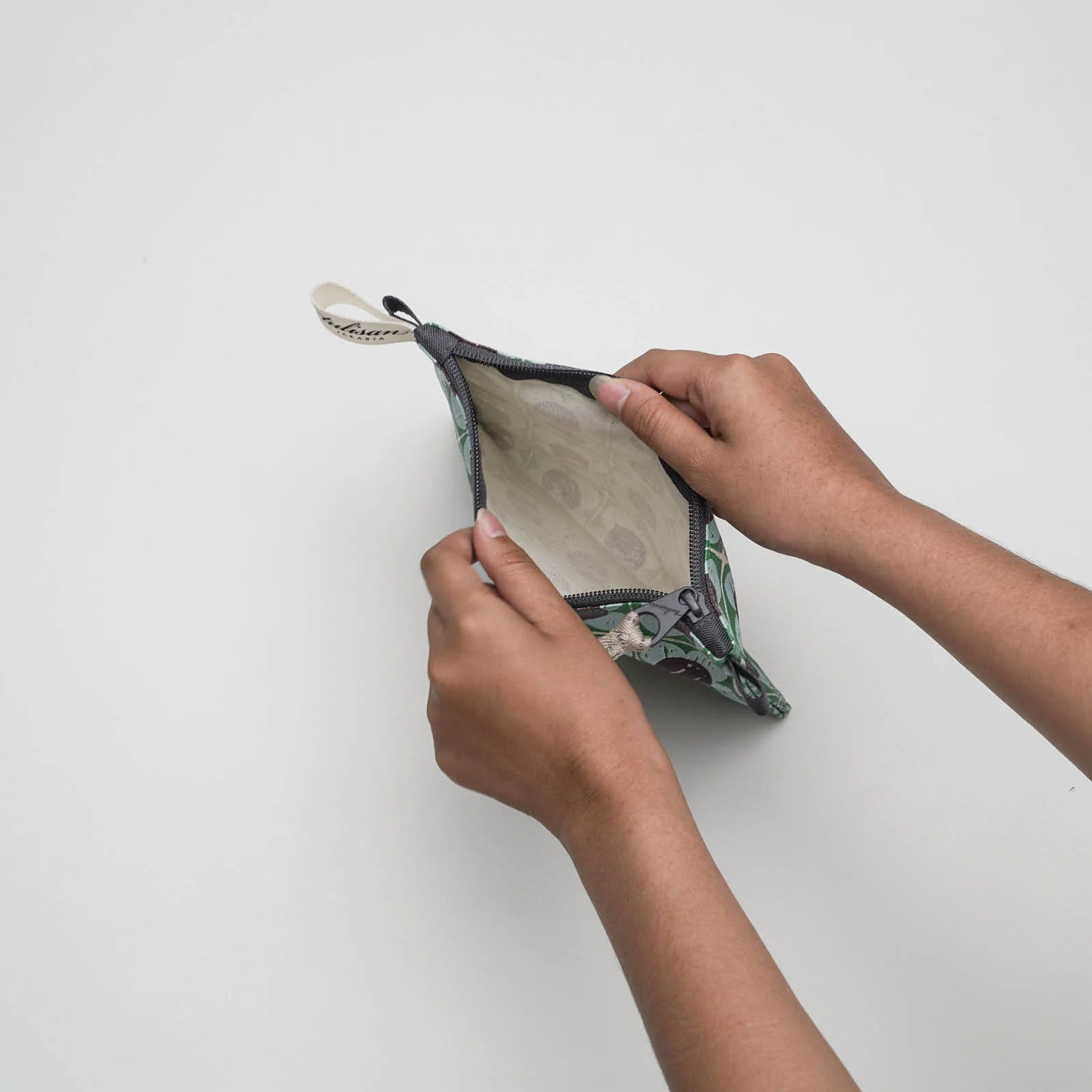 Bungaku - Small Pouch - Image 5