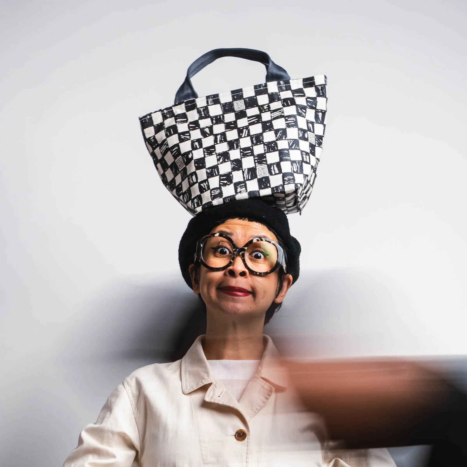 Catur - Cosmopolitan Tote - Image 5