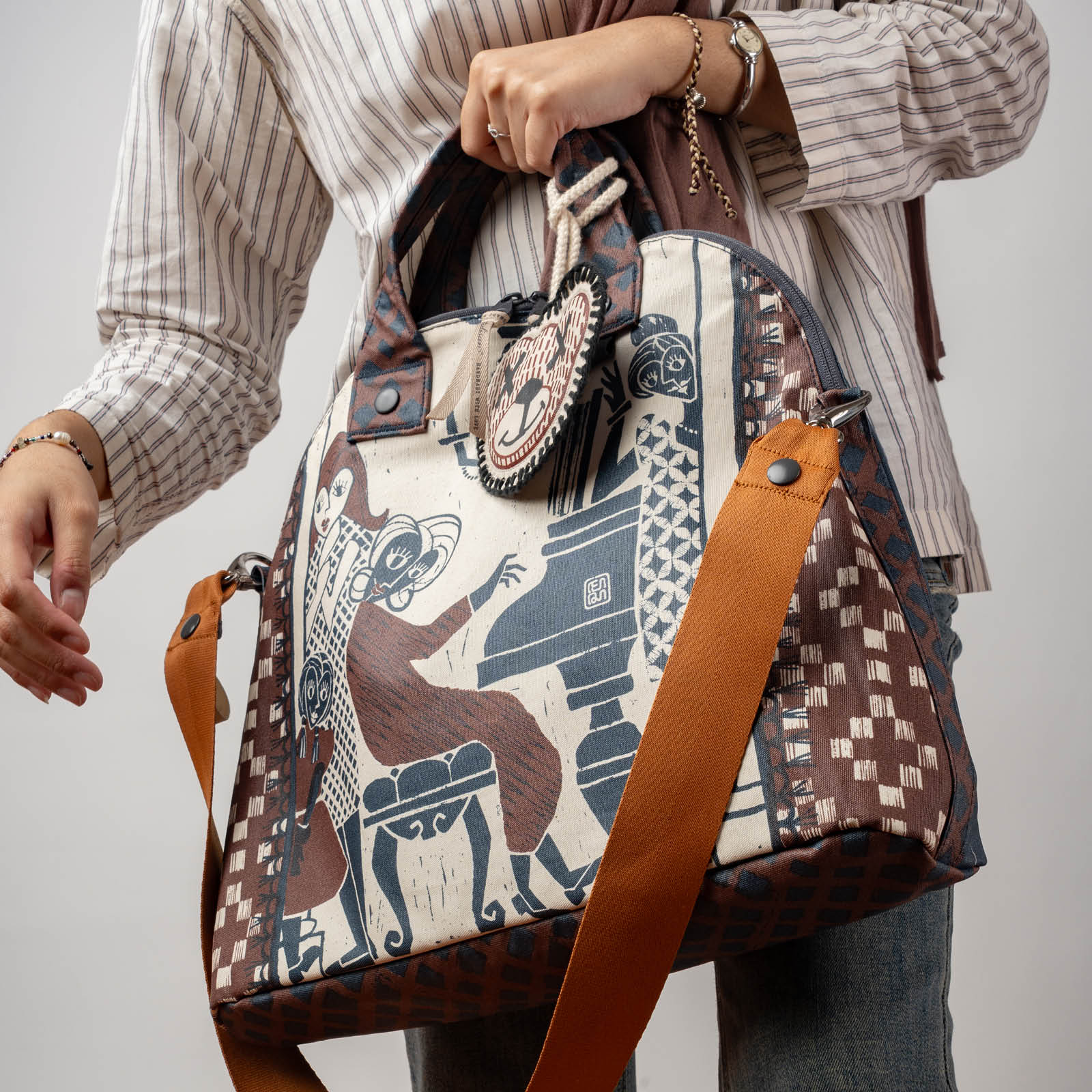 Four Women - Originals Opera Bag - Image 6