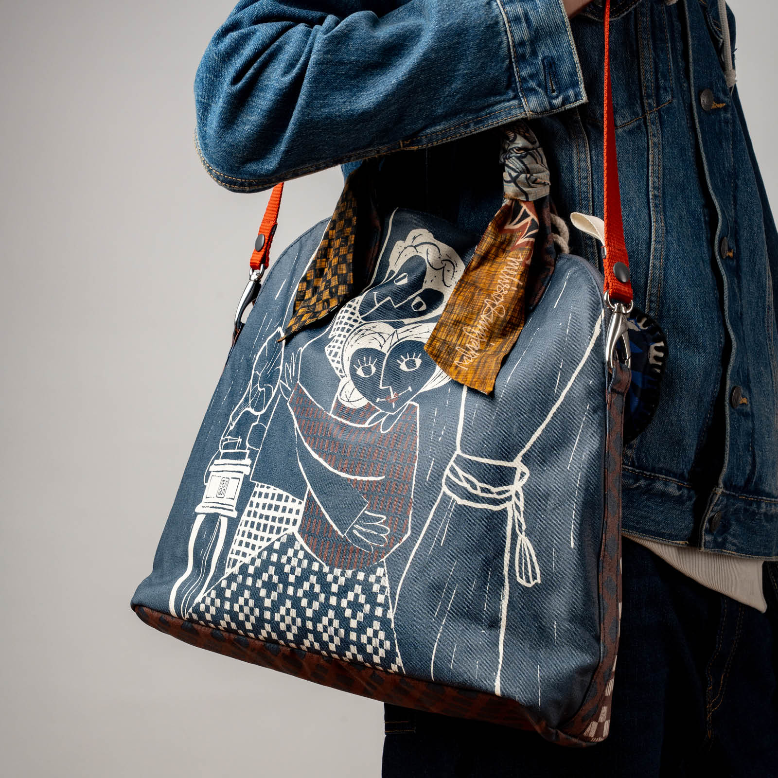 Four Women - Originals Opera Bag - Image 8