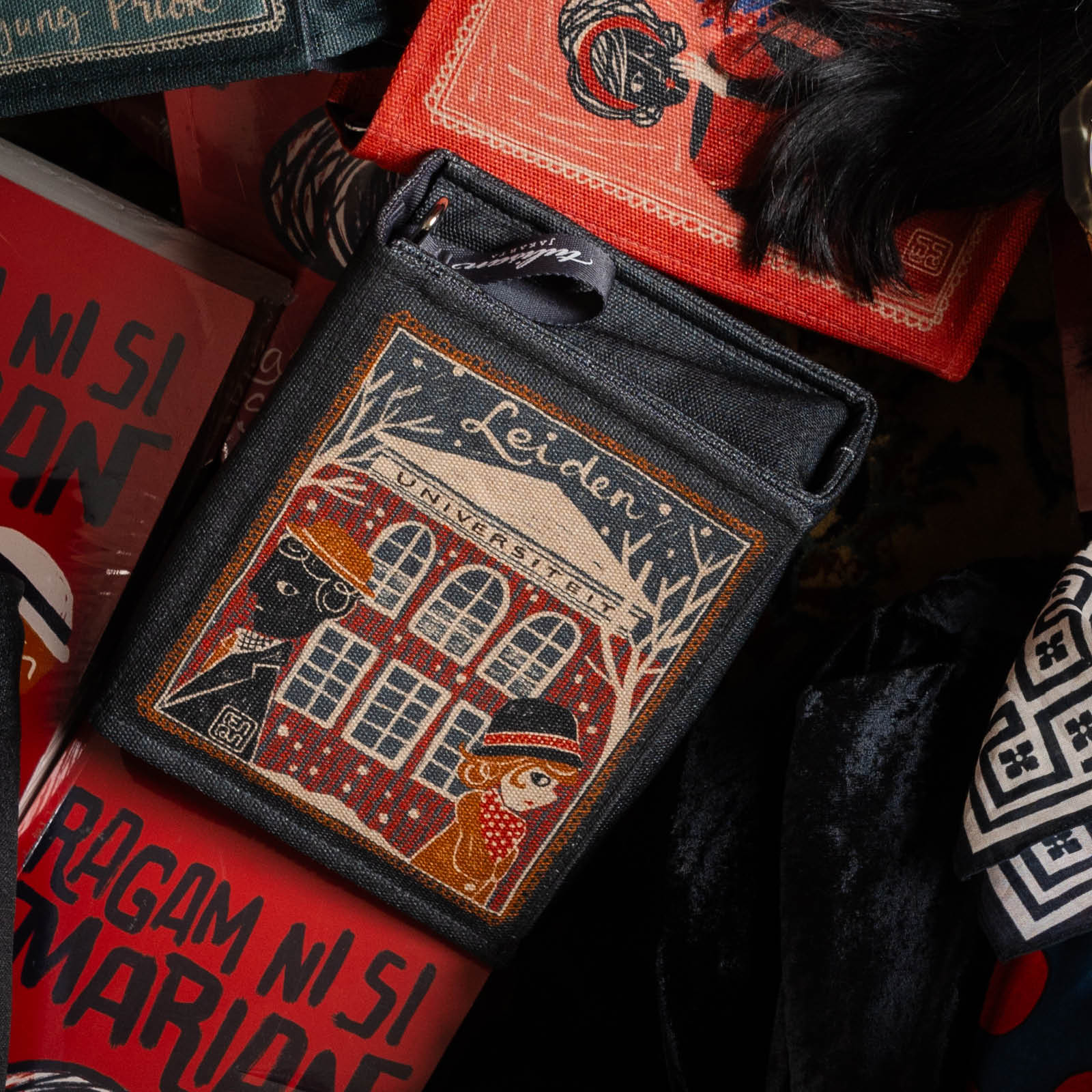 Leiden - Originals Narasi Clutch - Image 5