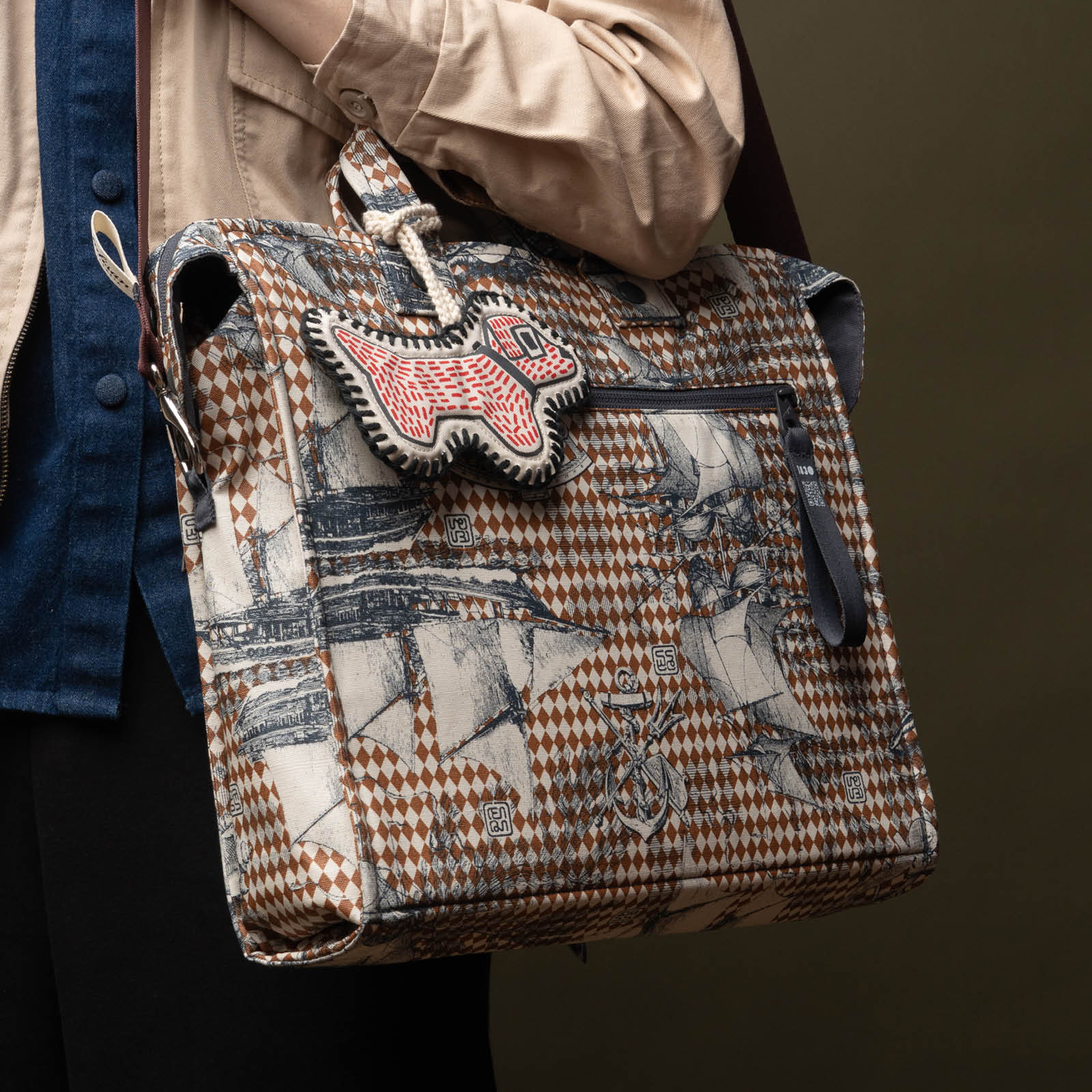 Pinisi Wajikito - Typographer Bag - Image 5