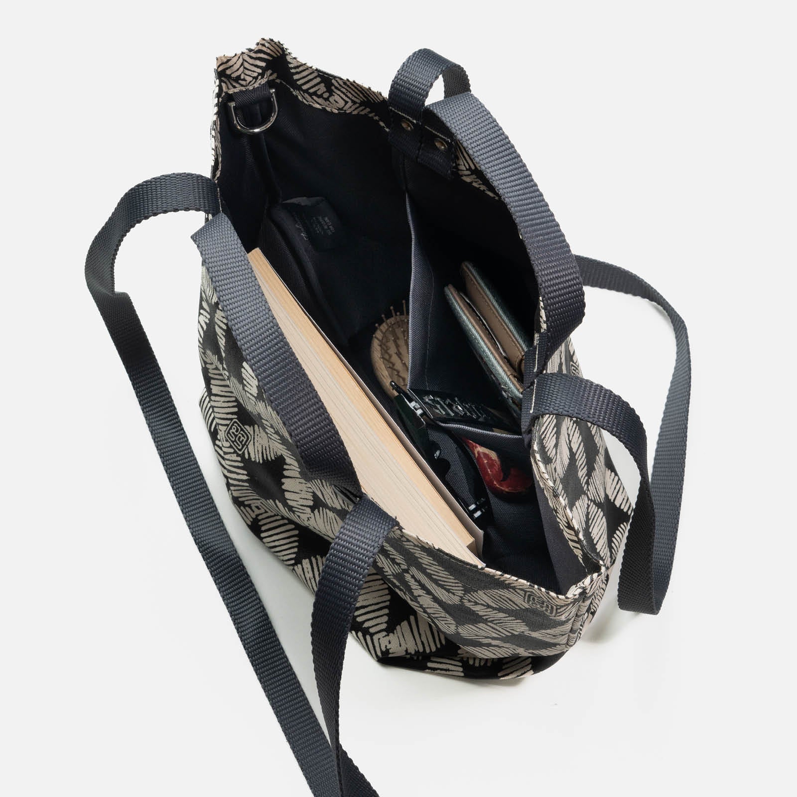 Postmo Kawung - Hobbit Tote - Image 4