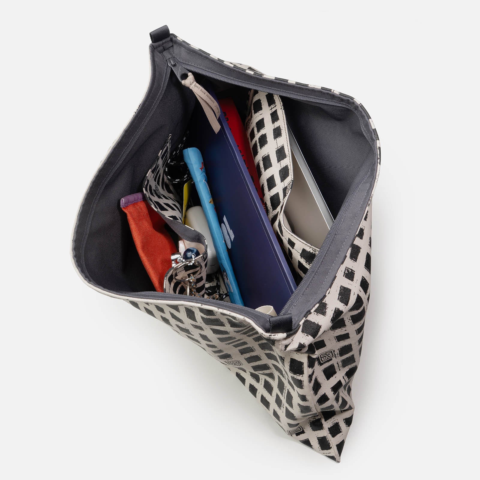 Postmo Kotak - Large Keynote Purse - Image 4