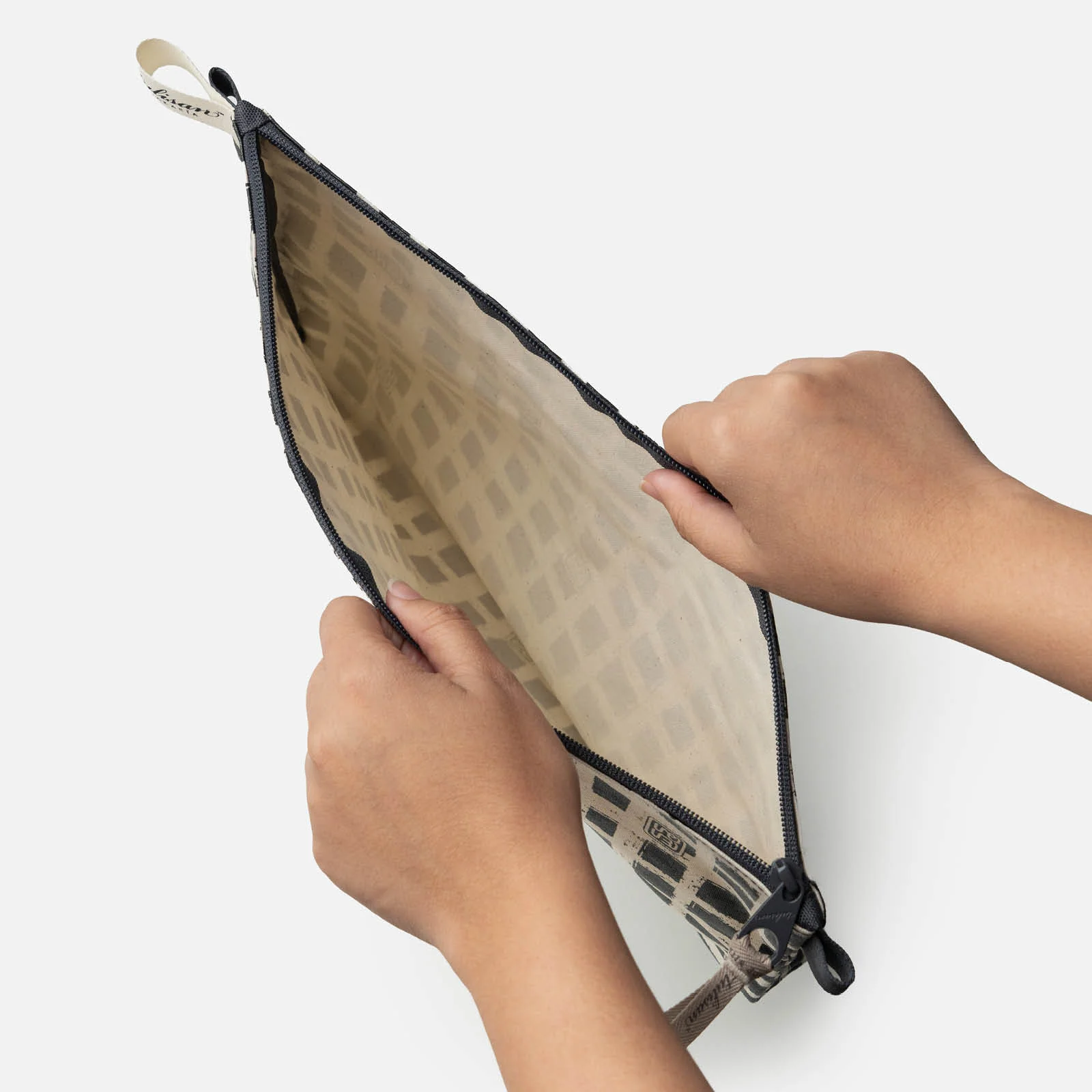 Postmo Kotak - Large Pouch - Image 3