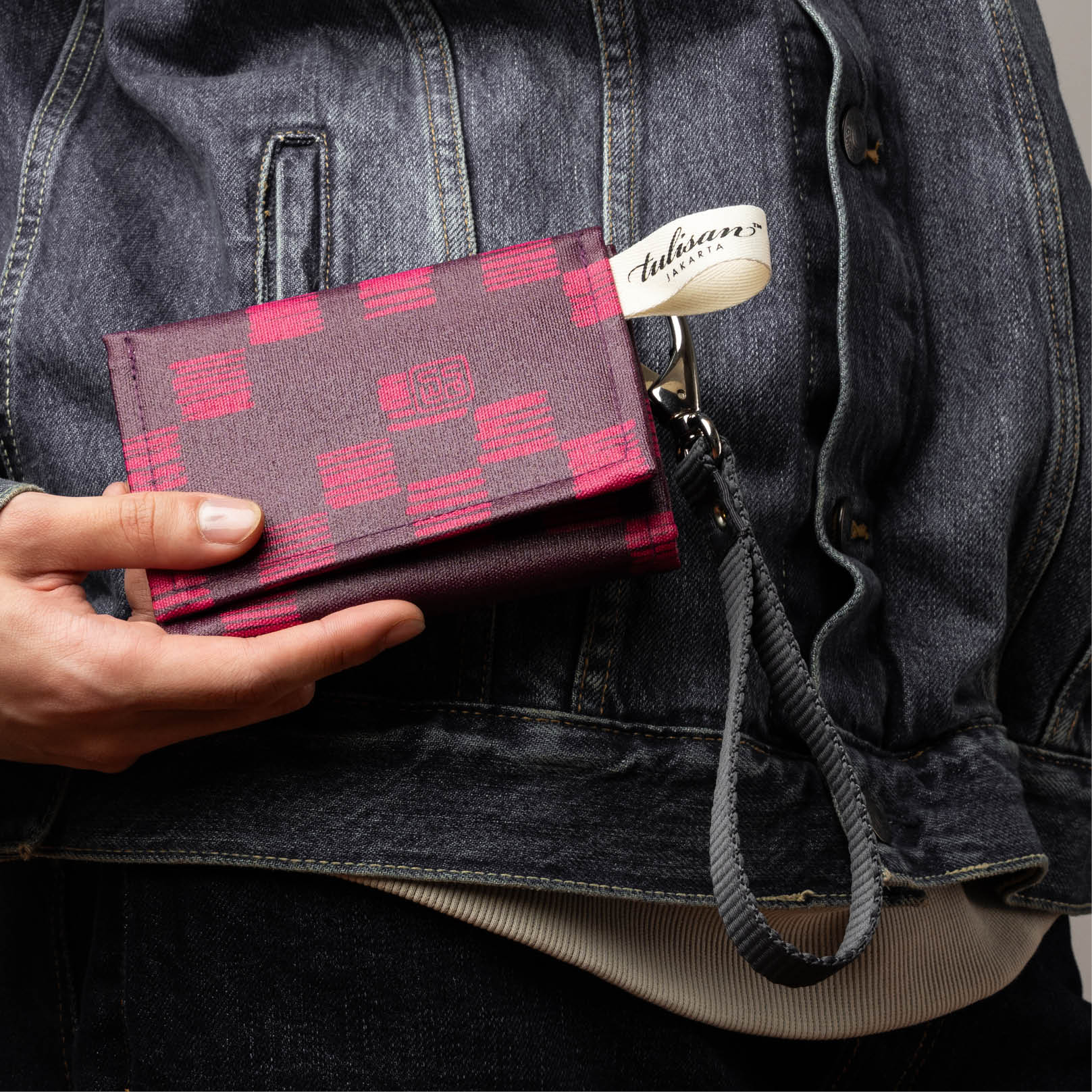 Postmo Ulos I - Monopoly Wallet - Image 4
