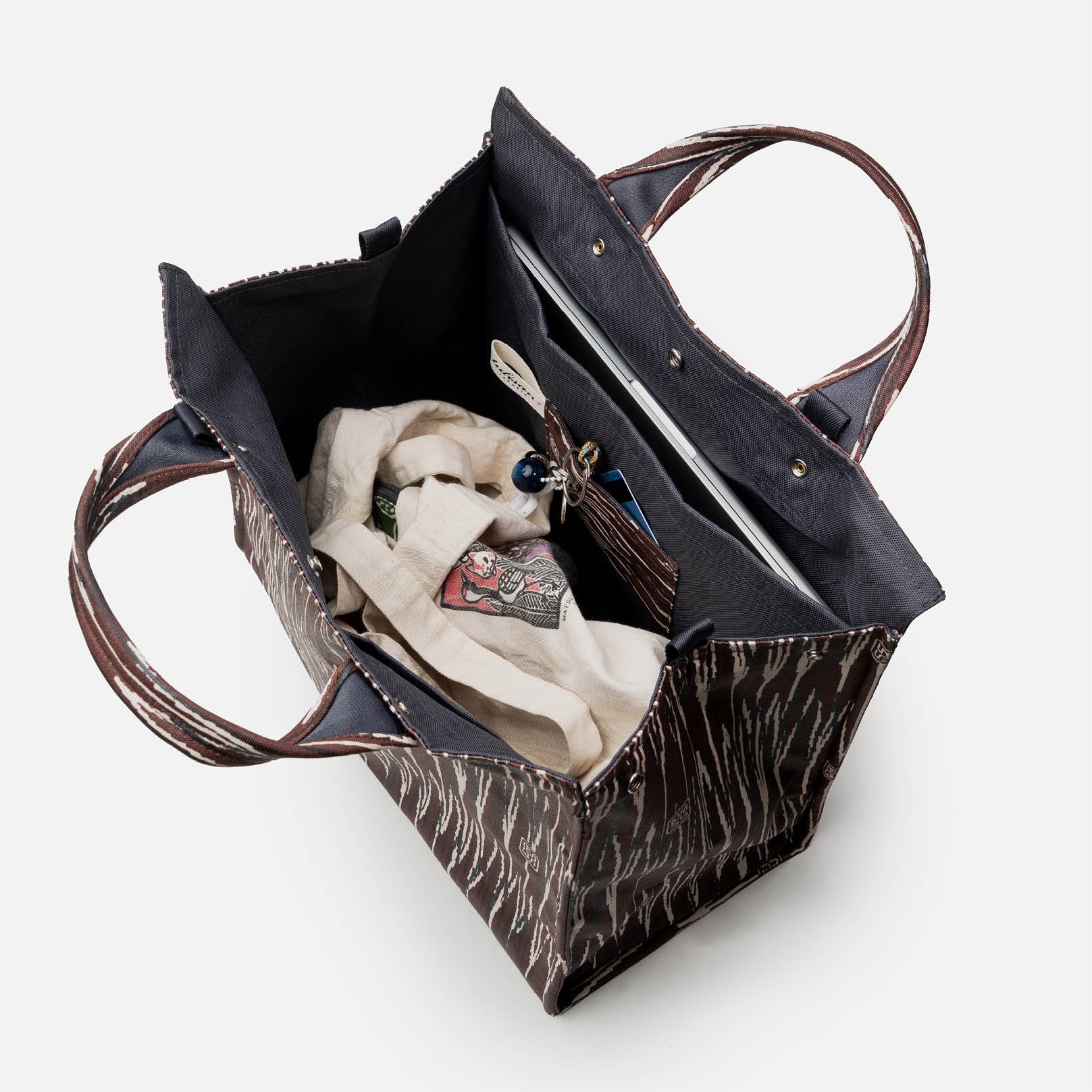 Postmo Ulos II - Urban Tote - Image 4