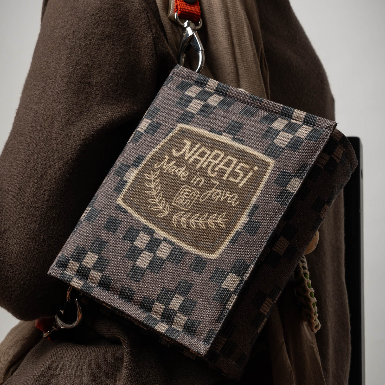 Postmo Ulos - Narasi Clutch - Image 4