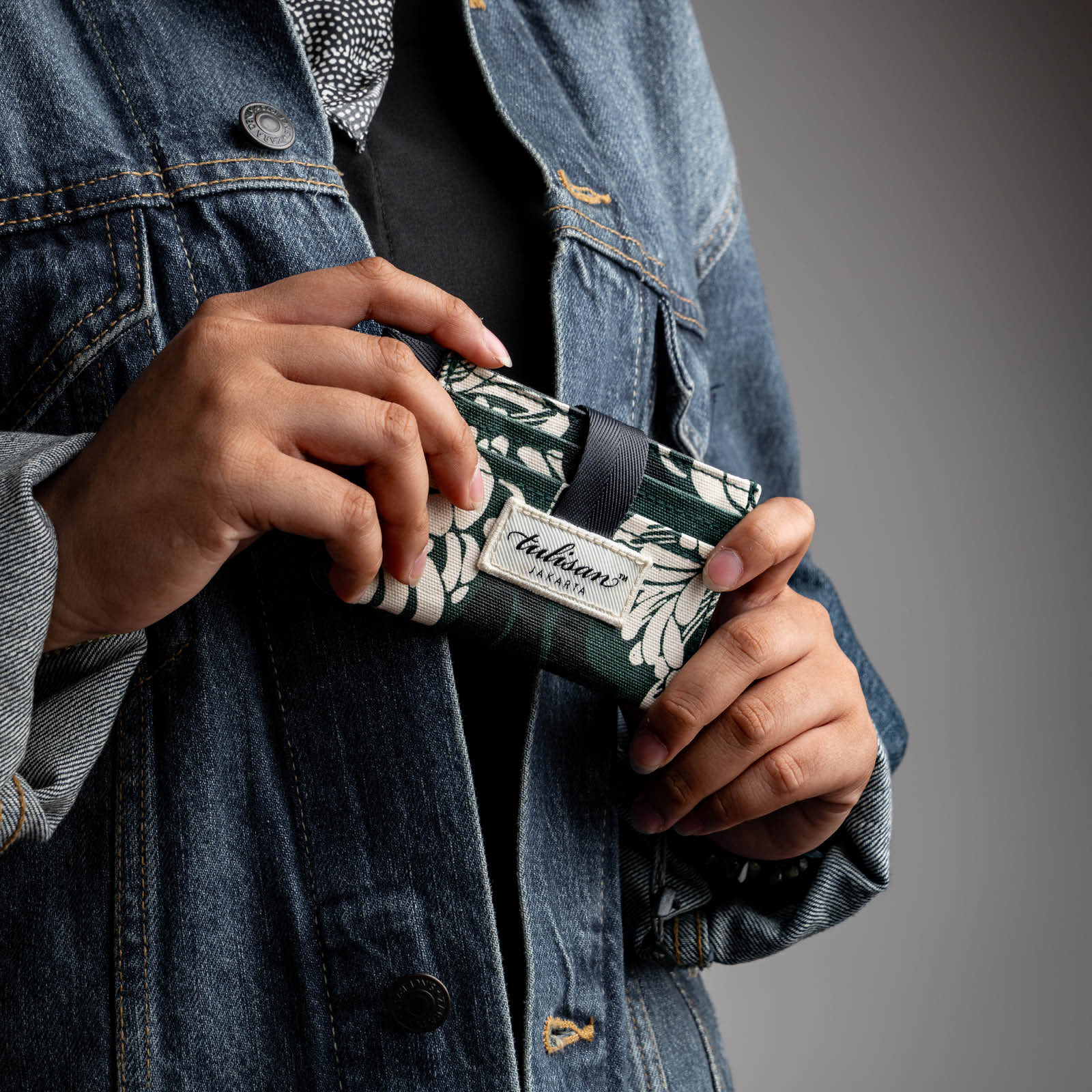Seruni - Card Holder - Image 4