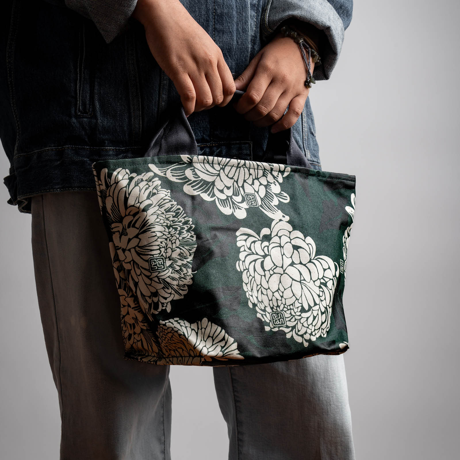 Seruni - Cosmopolitan Tote - Image 4
