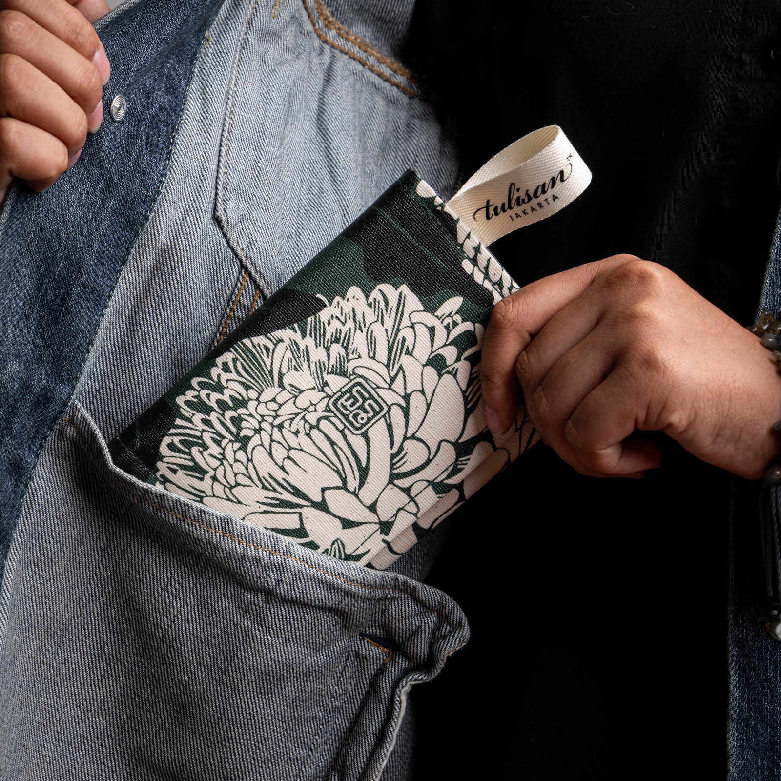 Seruni - Monopoly Wallet - Image 3